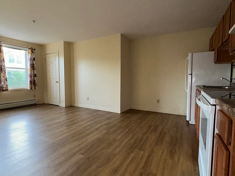 126 Vine St #6-A — Photo 4