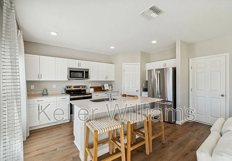 601 Ambleside Dr — Photo 8