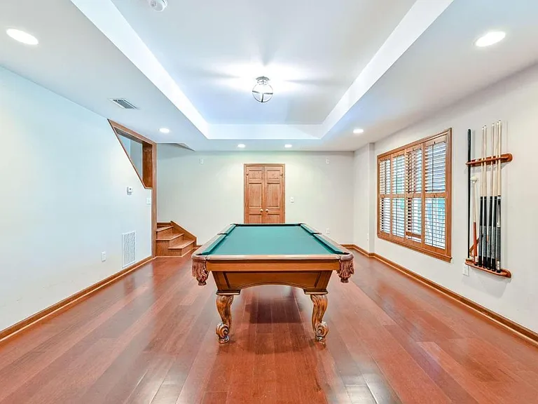345 Eastcote Dr — Photo 41