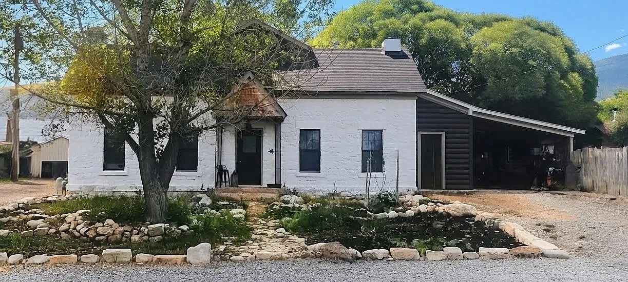 3 bed, 2500 sqft, $2,250 — Photo 1