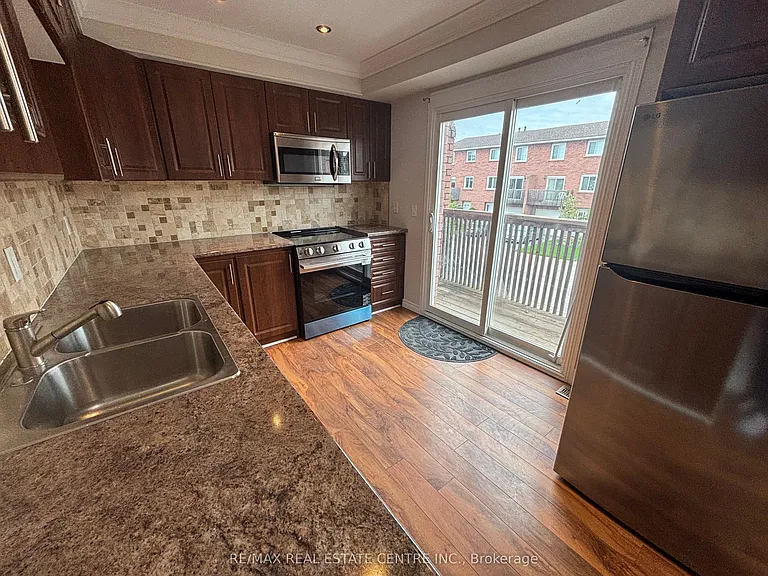 29 Heritage Dr #9 — Photo 11