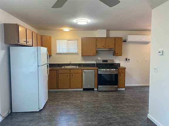 4th image of 555 Boyes Blvd #B