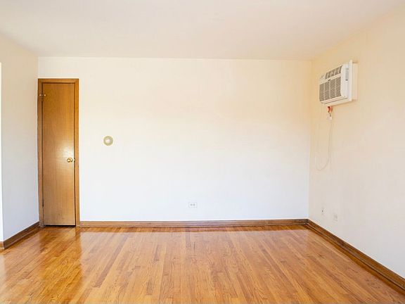 5th image of 2844 N Auxplaines St #2