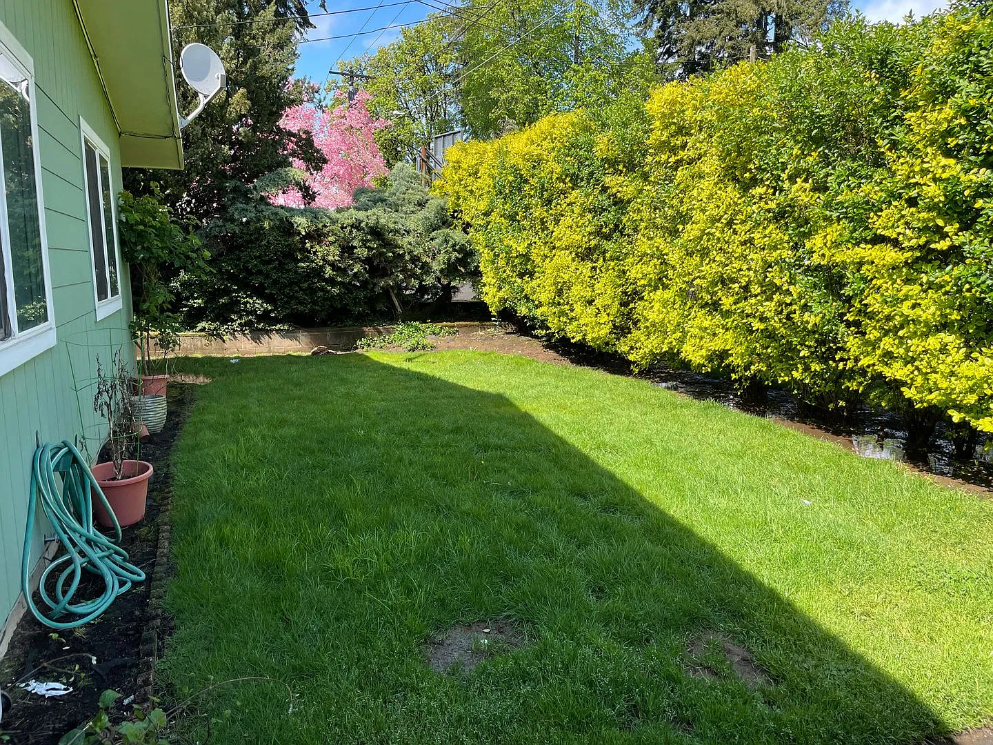 Coming Soon! Cozy 2 Bedroom Duplex Located in a Great Location Close to Washington Square. Water/... — Photo 2
