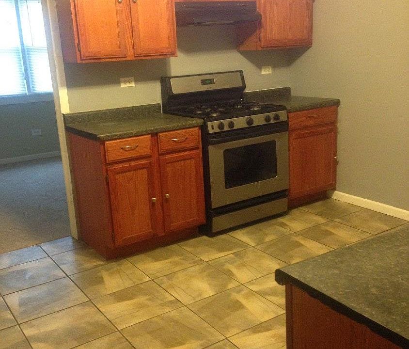 2nd image of 1010 Marengo Ave APT 2