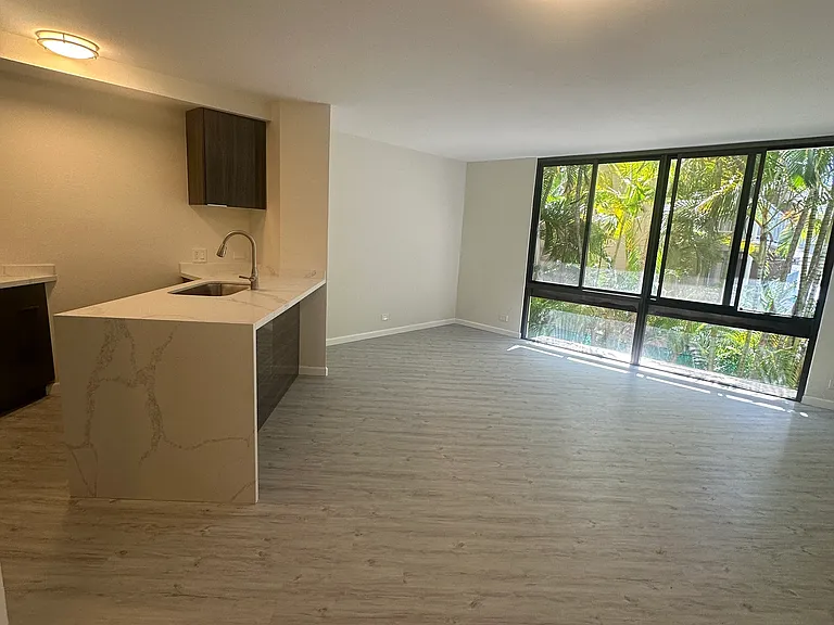 1441 Piikoi St #206 — Photo 2