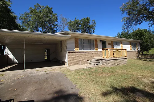 1610 W Frank St Photo 1