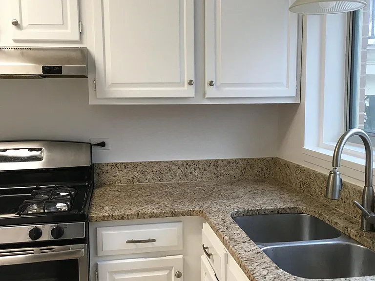 10620 Weymouth St #101 — Photo 5