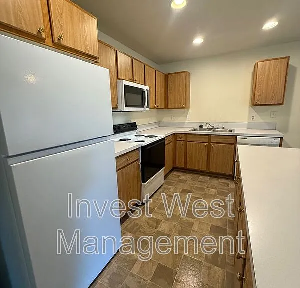 1718 SE 11th Ave #302 — Photo 12