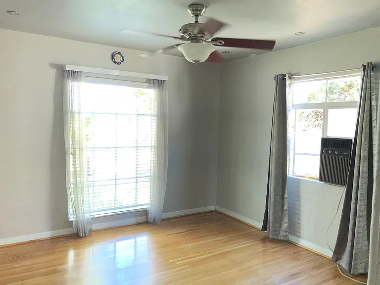 360 Adams Ave — Photo 23