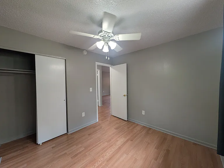 970 Newton St #B — Photo 11