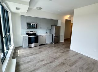 325 Yorkland Blvd #411, Toronto, ON M2J 1R5