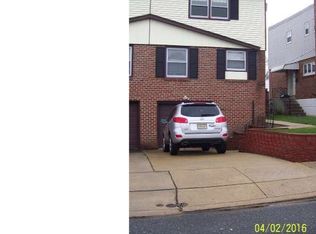 8827 Macon St, Philadelphia, PA 19152