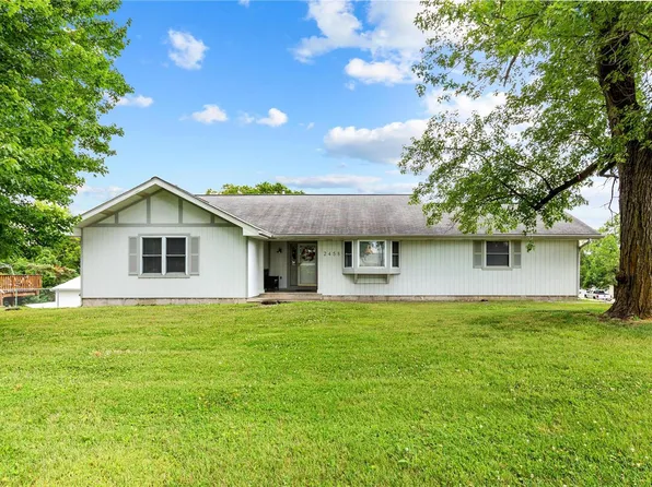 2458 Creve Coeur Mill Rd, Maryland Heights, MO 63043