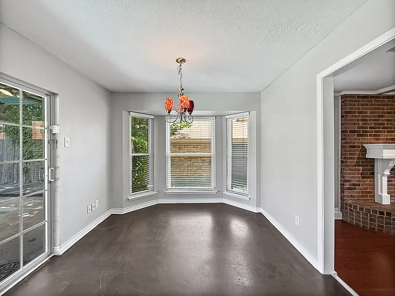 6251 Shirley Dr — Photo 7