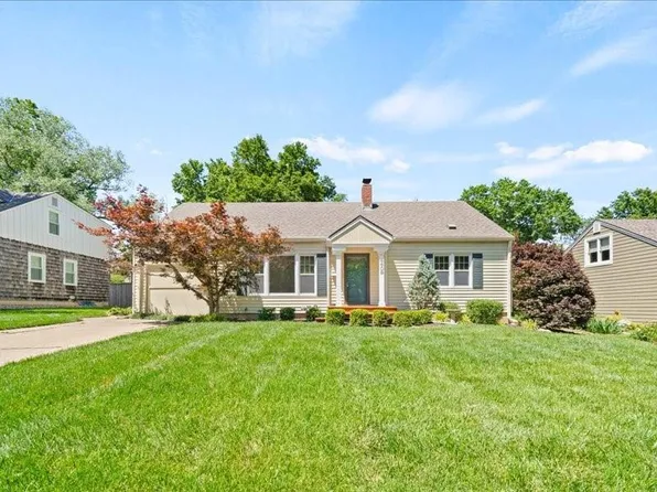 4608 W 62nd Ter, Fairway, KS 66205