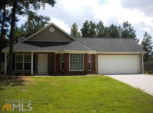 13 Carey Ct, Grantville, GA 30220