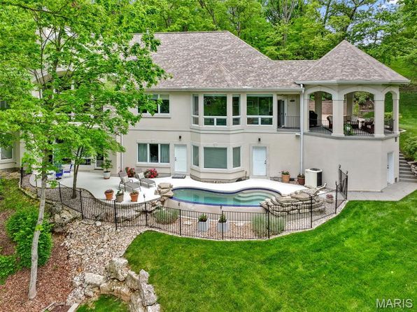 1206 Wildhorse Parkway Dr, Chesterfield, MO 63005