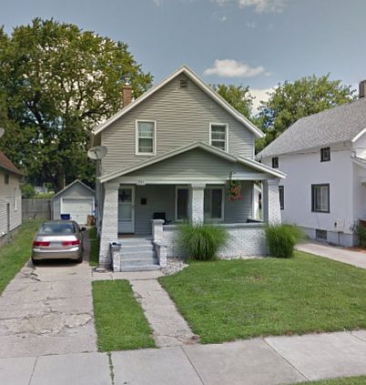1st image of 211 Burr Oak St NE