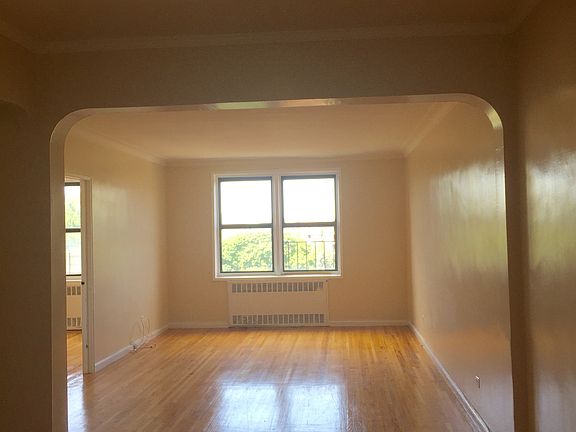3rd image of 520 E 21st St APT 6R