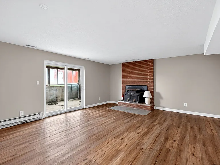 543 W Krepps Rd — Photo 25