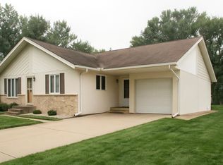 227 3rd Ave NW, Le Mars, IA 51031