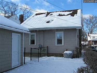 2nd image of 2475 Whitelaw St