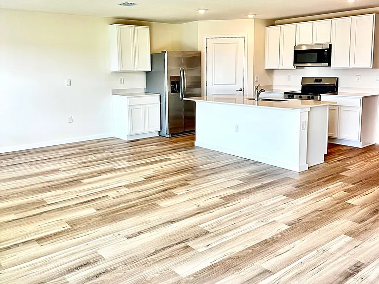 5844 SW 132nd Pl — Photo 3