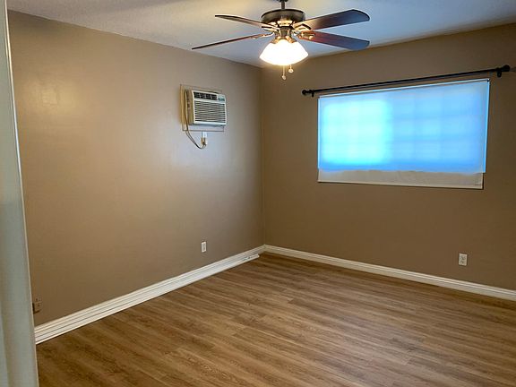 5th image of 11109 Inez St
