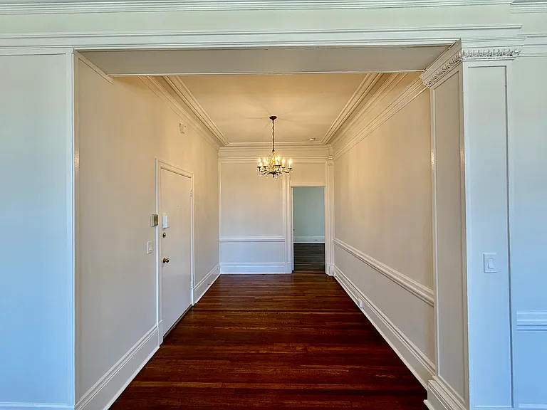 1899 California St #10 — Photo 3
