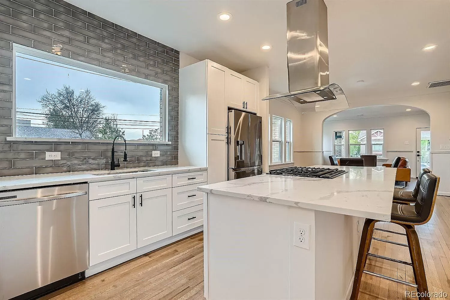 1400 Perry St — Photo 1