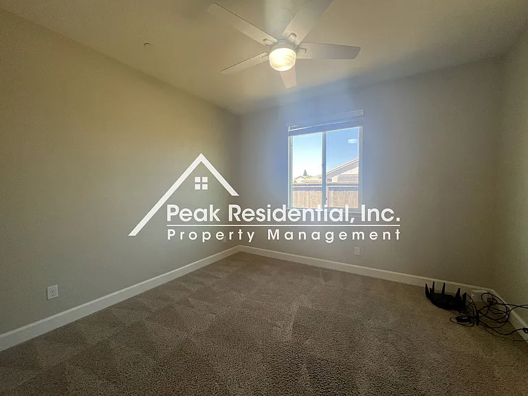 9369 Sierra Creek Dr — Photo 17
