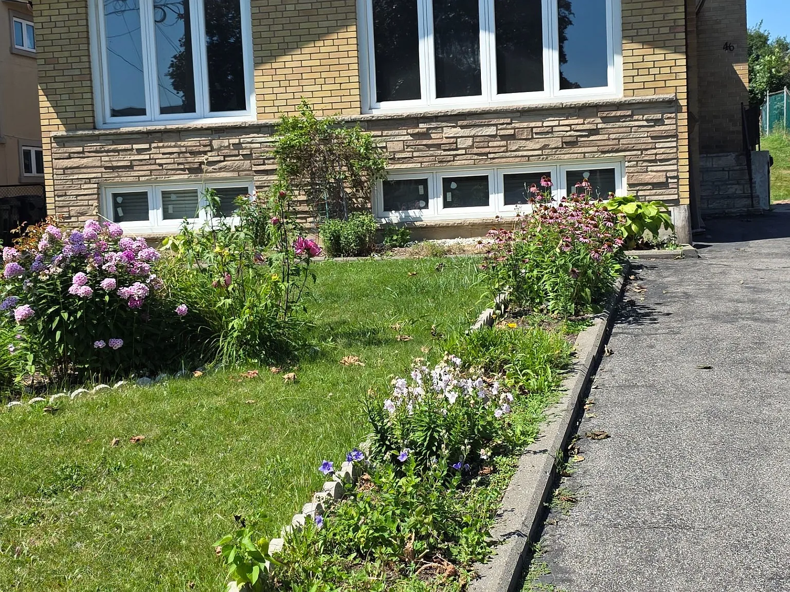 2 bed, $2,100 — Photo 1