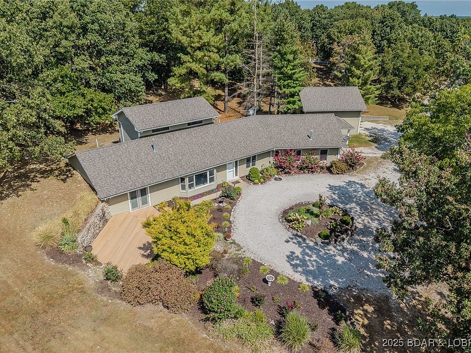 1st image of 389 Brooks Ln