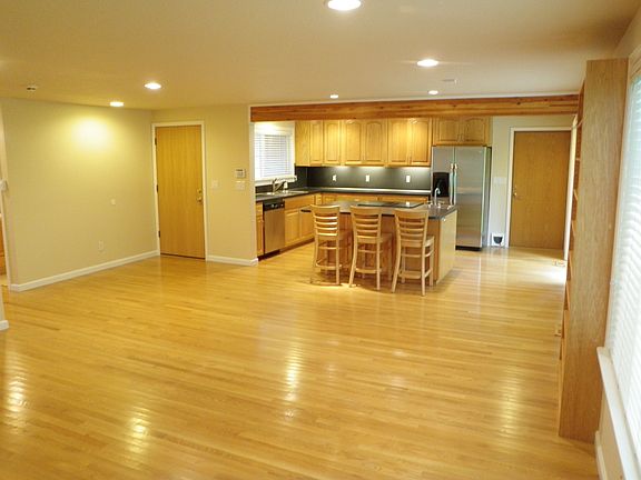 3rd image of 3230 214th St SW