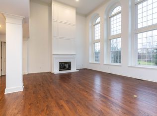 3871 S Creek Dr, Rochester, MI 48306