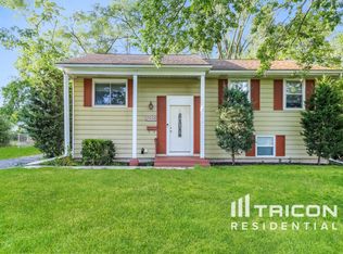 2556 Forest Glen Pkwy, Woodridge, IL 60517