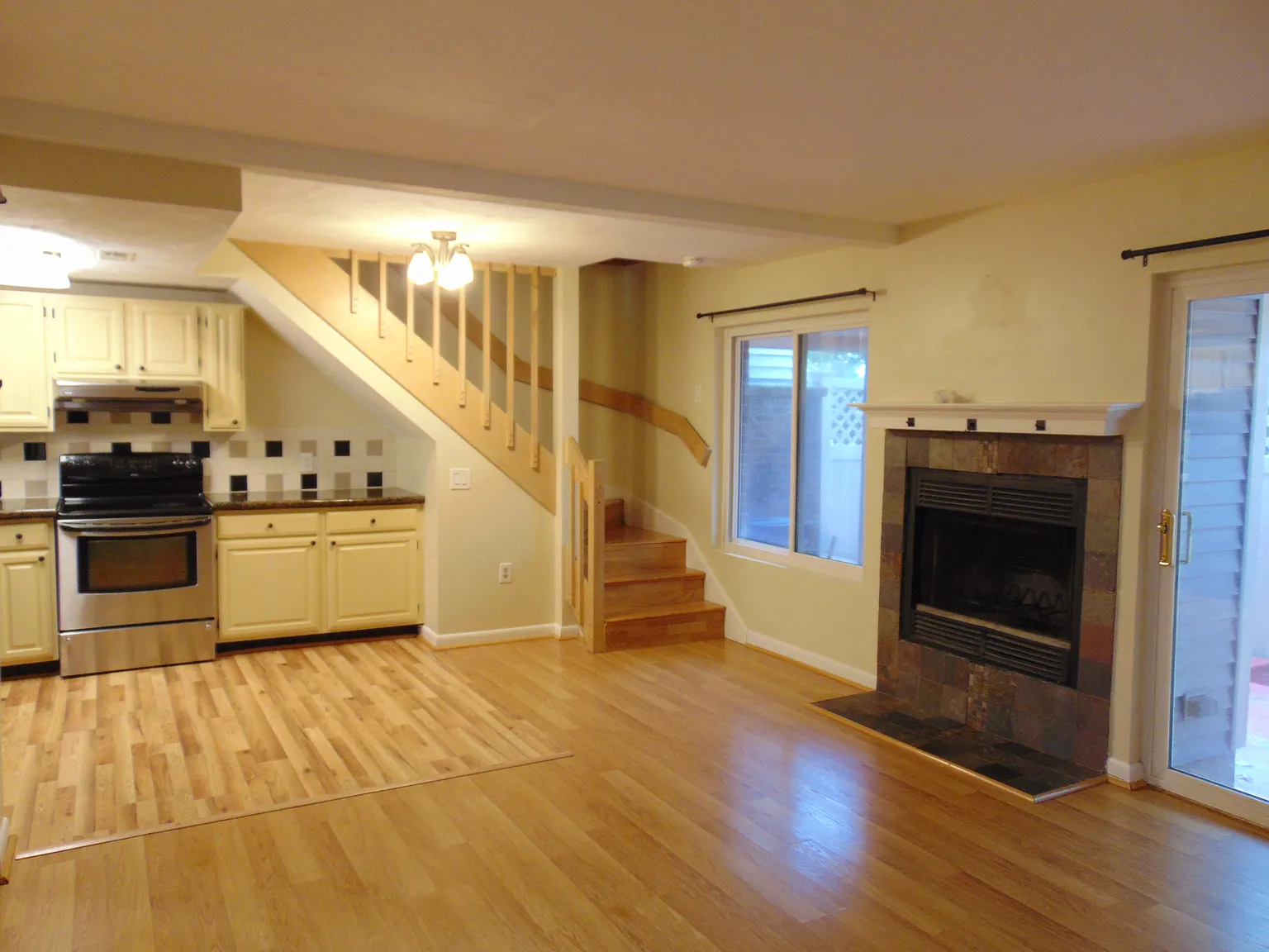1 bed, 706 sqft, $2,200 — Photo 2