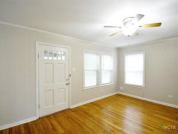 4th image of 1323 Cedar Elm St