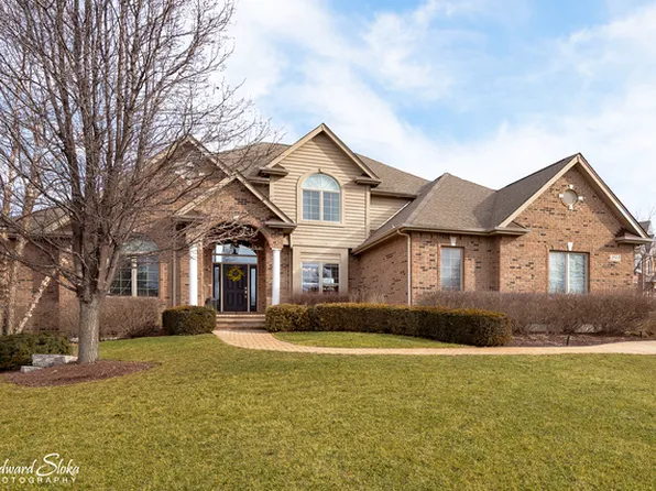 2911 Hanging Fen Ct, Johnsburg, IL 60051