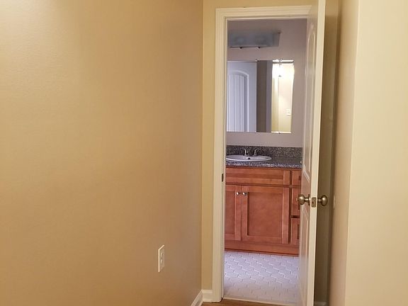 4th image of 11031 Roger Dr