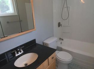 560 Iroquois Trl, Willoughby, OH 44094