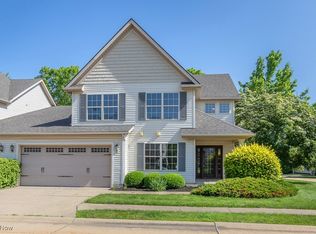 326 Lake Breeze Cv, Eastlake, OH 44095