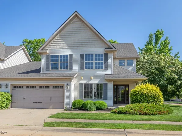 326 Lake Breeze Cv, Eastlake, OH 44095