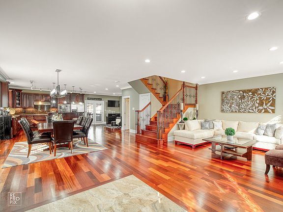 4th image of 8702 N Olcott Ave