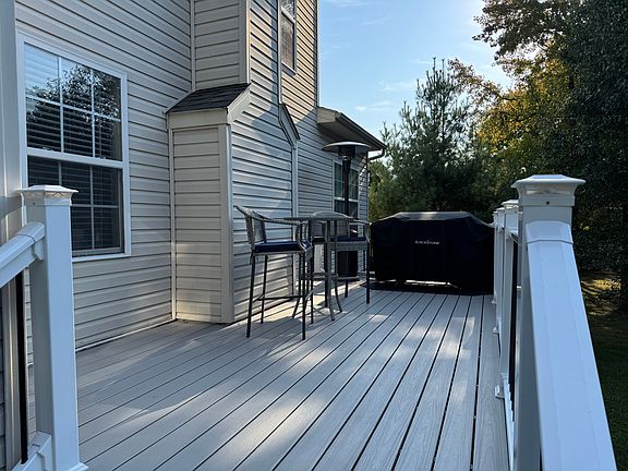 3rd image of 398 Hillcrest Dr