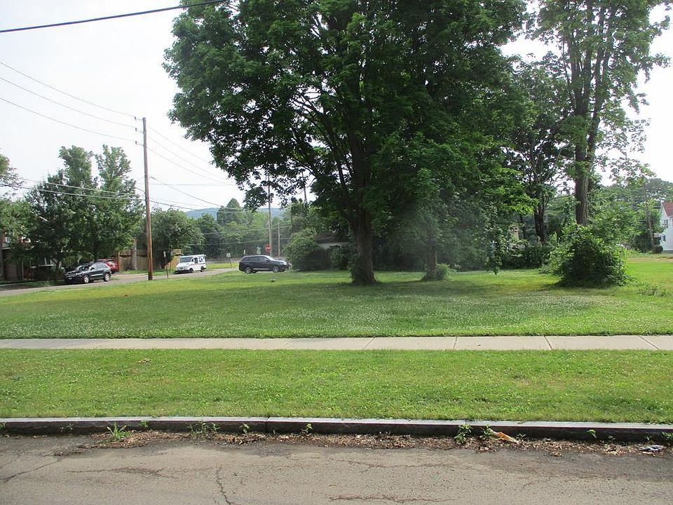 1st image of 714 N Main St