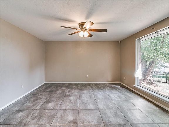 5th image of 625 Elmwood Dr