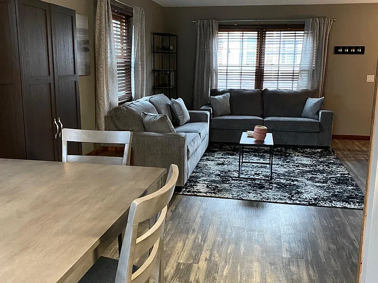 915 Oakcrest St #16 — Photo 4