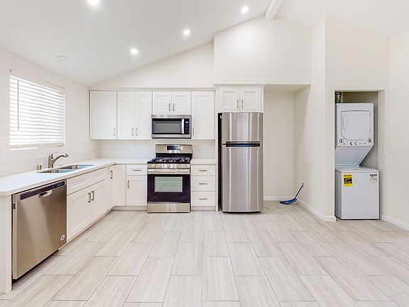 5th image of 710 Holly Ave #3